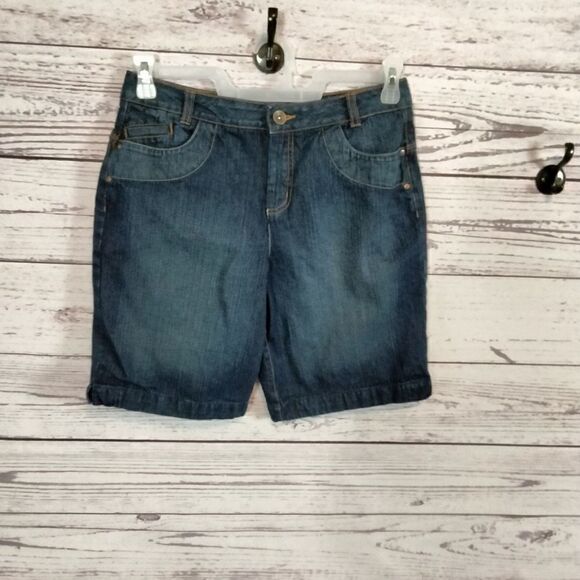 "FadedâGlory"âwoman'sâjean shortsâ𩳠- Picture 2 of 7